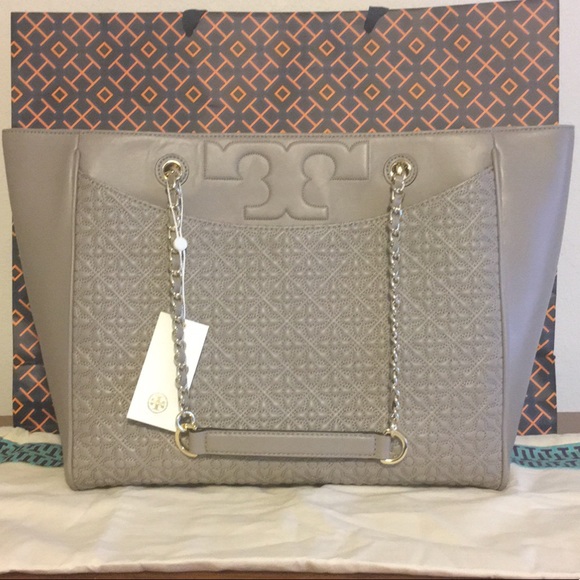 Tory Burch Handbags - 🎉HP🎉  NWT Tory Burch Bryant  Leather Tote